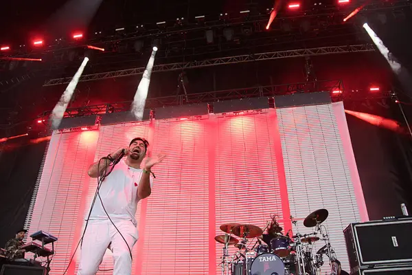 Manchester, Tennessee USA - 10-11-2019: Deftones Exit 111 festivalinde sahne aldı