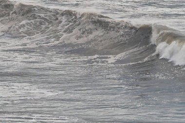 Santa Barbara Kanalı üzerinde kış fırtınası