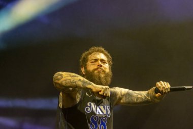 Malone ve grubu Bonnaroo müzik festivalinde sahne alacak.