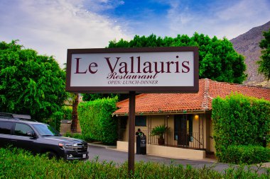 Palm Springs, Kaliforniya 'yı keşfediyor.