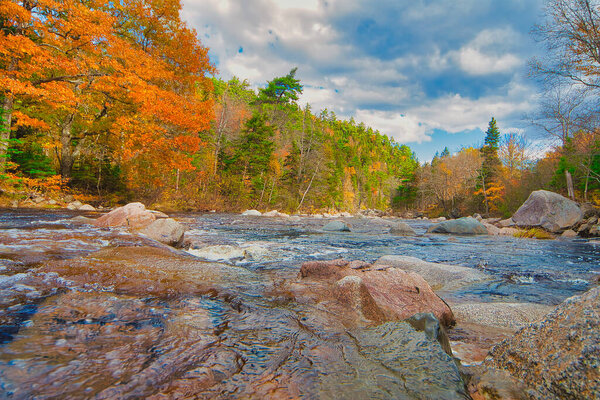 Экспозиция тропы Кабот на мысе Бретон-Нова-Скотия осенью