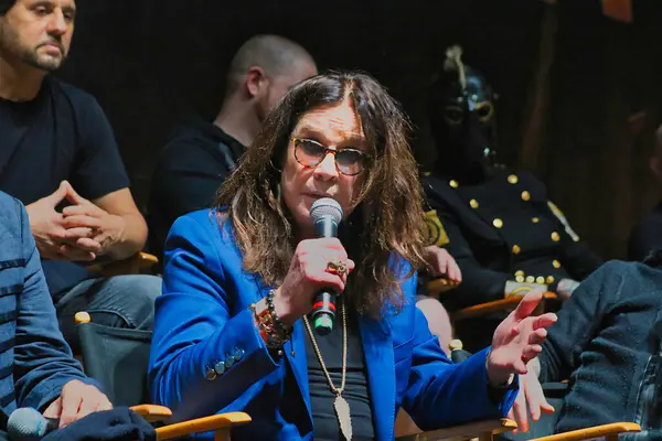 Ozzy Osbourne ve arkadaşları Ozzfest için düzenlenen basın toplantısında.