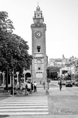 Ağustosta Bergamo 'da şehir merkezi sokakları