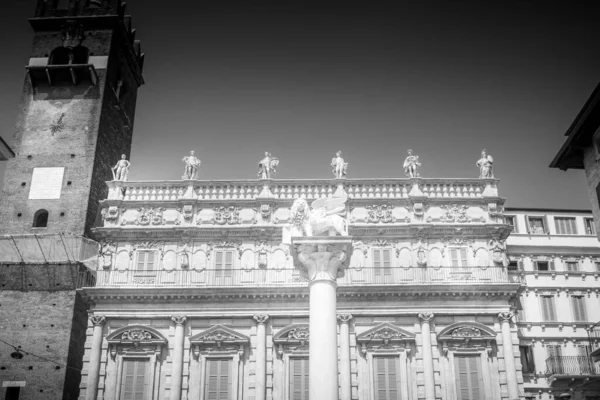 Monumentos Históricos Plaza Centro Verona —  Fotos de Stock
