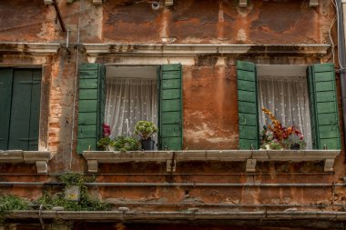Venedik 'in merkezinde renkli evler