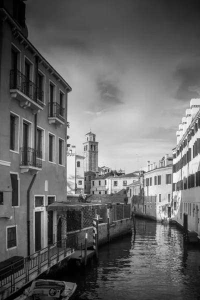 Venezia Itálie Srpna 2023 Barevné Domy Centru Benátek Uprostřed Velkého — Stock fotografie