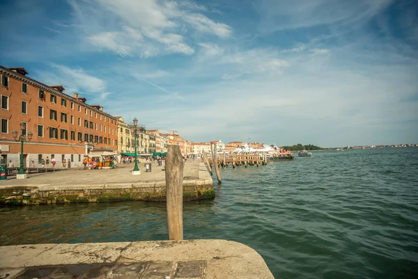 Venezia Itália Agosto 2023 Gôndolas Atracadas Porto Nos Parques Barco — Fotografia de Stock