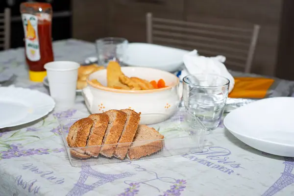 Итальянская Еда Накрытом Столе — стоковое фото