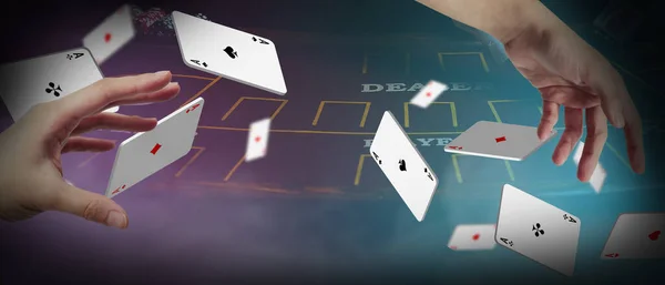 Çevrimiçi Kumarhane Para Oyunları Banner Poker Kartları Kağıt Oynayan Bir — Stok fotoğraf