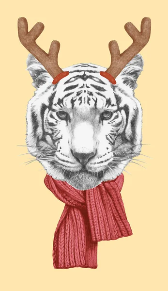有圣诞鹿角的老虎的肖像 手绘插图 — 图库照片