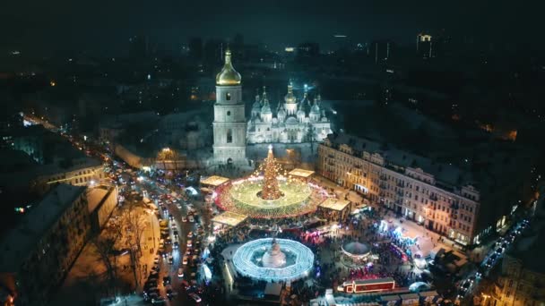 Ukraine Kiev December 2020 Flygfoto Nyårsträdet Natten Skjuter Från Drönare — Stockvideo