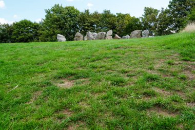 Bu megalitik mezarın bu kadar zamandır var olduğuna inanmak zor..