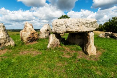 Bu megalitik mezarın bu kadar zamandır var olduğuna inanmak zor..