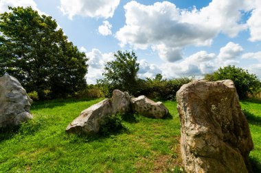 Bu megalitik mezarın bu kadar zamandır var olduğuna inanmak zor..