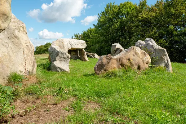 Bu megalitik mezarın bu kadar zamandır var olduğuna inanmak zor..