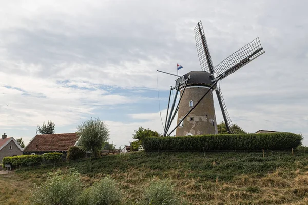 Egy Holland Szélmalom Brouwershaven Közelében Hollandiában Kiváló Minőségű Fotó Egy — Stock Fotó