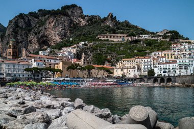 İtalya 'da Amalfi sahilinde bir manzara. Amalfi sahilinden yüksek kaliteli fotoğraf..