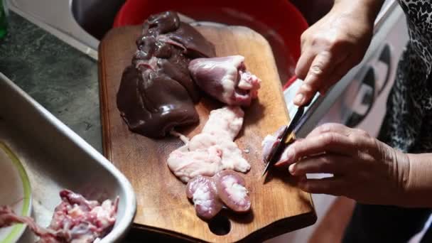 Sliced Kidneys Heart Testicles Lamb Ready Cooked Viscera Entrails Bowels — Stock Video