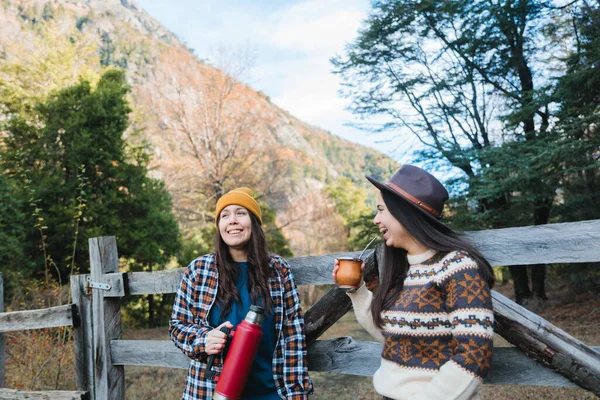 Joyful Young Women Enjoying Yerba Mate Together Countryside Wrapped Warm — Stock Photo, Image