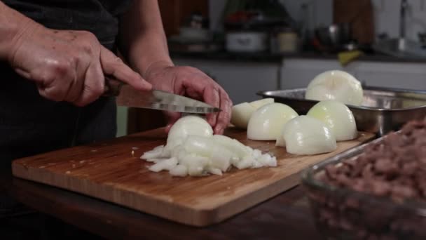 Close Unrecognizable Latin Woman Chopping Onion Meat Making Chilean Baked — Stock Video