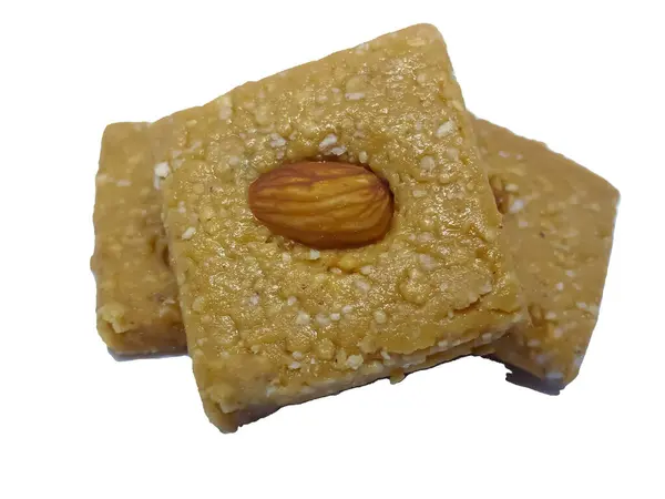 Ünlü Peanut Chikki atıştırmalığı. Tipik olarak fıstık ve jagger 'dan yapılmış bir Hint tatlısıdır.