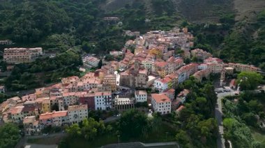 Rio nell 'Elba şehrinin havadan görünüşü, Elba Adası, Livorno, Toskana, İtalya