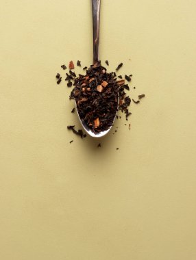 Tarçın siyah çayı geleneksel antioksidan yaprakları Çin kahvesi aroması içeriği sanatı gevşetiyor.