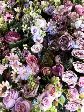 Çiçek bahçesi yaz aroması çiçek açıyor arka planda duvar kağıdı yaprağı açık havada yaratıcı yaprak sanatı