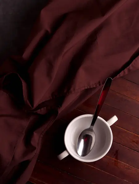 Tabak ahşap mutfak şablonu kafe masa yemeği klasik yemek arka planı doğal kaşık sanatı pişirme