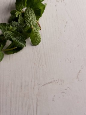 Taze nane yaprakları, nane aromalı baharat bitkisi, antioksidan iş yeri, vejetaryen fotoğraf, şifalı bitkiler, gıda sanatı.