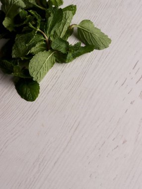 Taze nane yaprakları, nane aromalı baharat bitkisi, antioksidan iş yeri, vejetaryen fotoğraf, şifalı bitkiler, gıda sanatı.