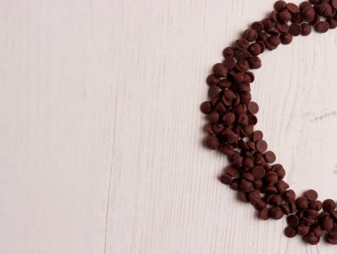 Çikolata parçacıklı çikolata parçalı. Kakao fırınlı kurabiye. Koyu atıştırmalık.