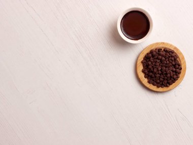 Çikolata parçacıklı çikolata parçalı. Kakao fırınlı kurabiye. Koyu atıştırmalık.