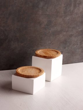 Ahşap masa, boş tabak, iş fotoğrafı, daire mutfak podyumu, kahverengi eski nesne.