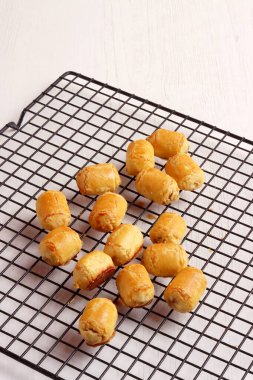 Endonezya mutfağı şekeri un unu tarifi nastar geleneksel fırın ev yapımı kek bisküvisi