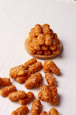 Endonezya mutfağı şekeri un unu tarifi nastar geleneksel fırın ev yapımı kek bisküvisi