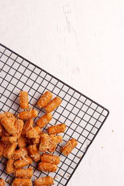 Endonezya mutfağı şekeri un unu tarifi nastar geleneksel fırın ev yapımı kek bisküvisi