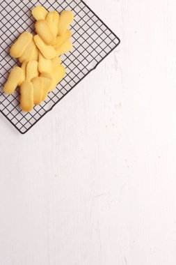 Endonezya mutfağı şekeri un unu tarifi nastar geleneksel fırın ev yapımı kek bisküvisi