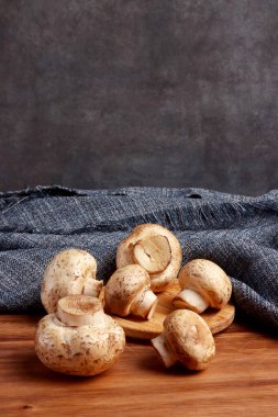 Yer mantarı vejetaryen bitki karışımı geleneksel Asya yemekleri fotoğrafçılık mutfağı boku.