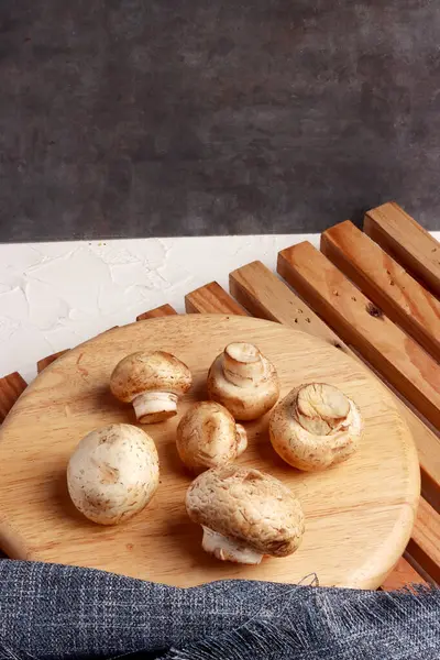 Yer mantarı vejetaryen bitki karışımı geleneksel Asya yemekleri fotoğrafçılık mutfağı boku.