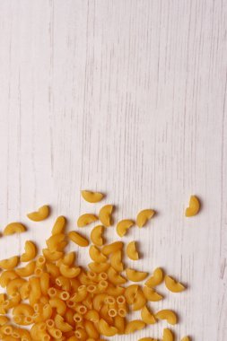 Peynirli makarna, peynirli, parmesanlı, peynirli, mozarellalı, çöl makarnalı, fırınlanmış iş fotoğrafı.