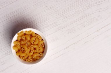 Peynirli makarna, peynirli, parmesanlı, peynirli, mozarellalı, çöl makarnalı, fırınlanmış iş fotoğrafı.