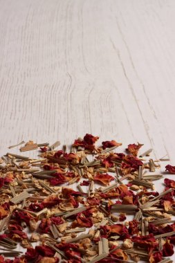 Gül, zencefil, bitki çayı, çiçek yaprağı bitkisel aromalı kahve Endonezya, Asya içeceği.