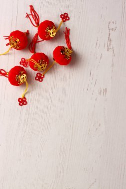 Çin 'in yeni yıl süs eşyası fotoğraf çiçeği altın çiçeği geleneksel fotoğraf Asyalı arka plan kırmızı