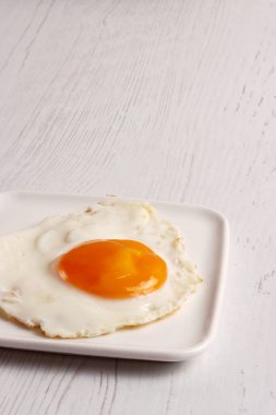 Yumurta tabağı bileşeni kahvaltı sarısı brunch Endonezya usulü Benedict yağı güneşli