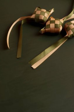 fotoğraf Endonezya yemek ketupat islamik mübarek selamlama hari raya arka plan helal geleneksel kareem