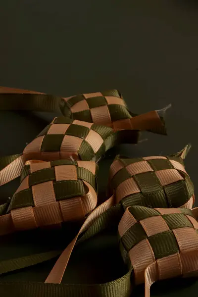 fotoğraf Endonezya yemek ketupat islamik mübarek selamlama hari raya arka plan helal geleneksel kareem