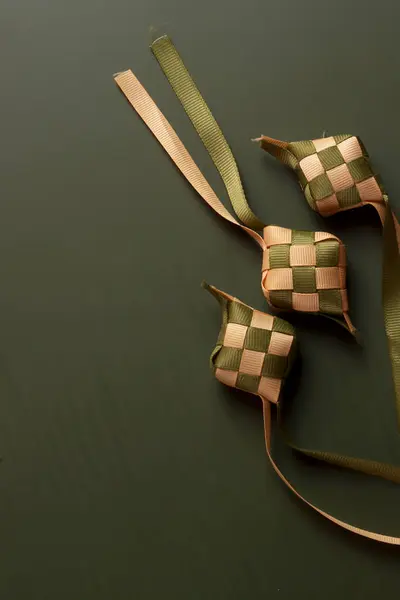fotoğraf Endonezya yemek ketupat islamik mübarek selamlama hari raya arka plan helal geleneksel kareem