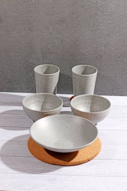 Japon kâsesi seramik temiz detaylı fotoğraf yiyeceği arka plan Asya mutfağı beyaz tabak sanatı gibi.