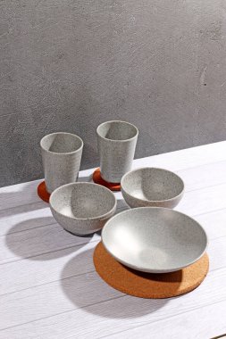 Japon kâsesi seramik temiz detaylı fotoğraf yiyeceği arka plan Asya mutfağı beyaz tabak sanatı gibi.